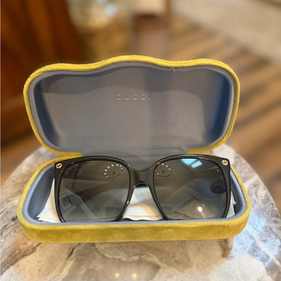 GUCCI sunglasses - Picture 2 of 6